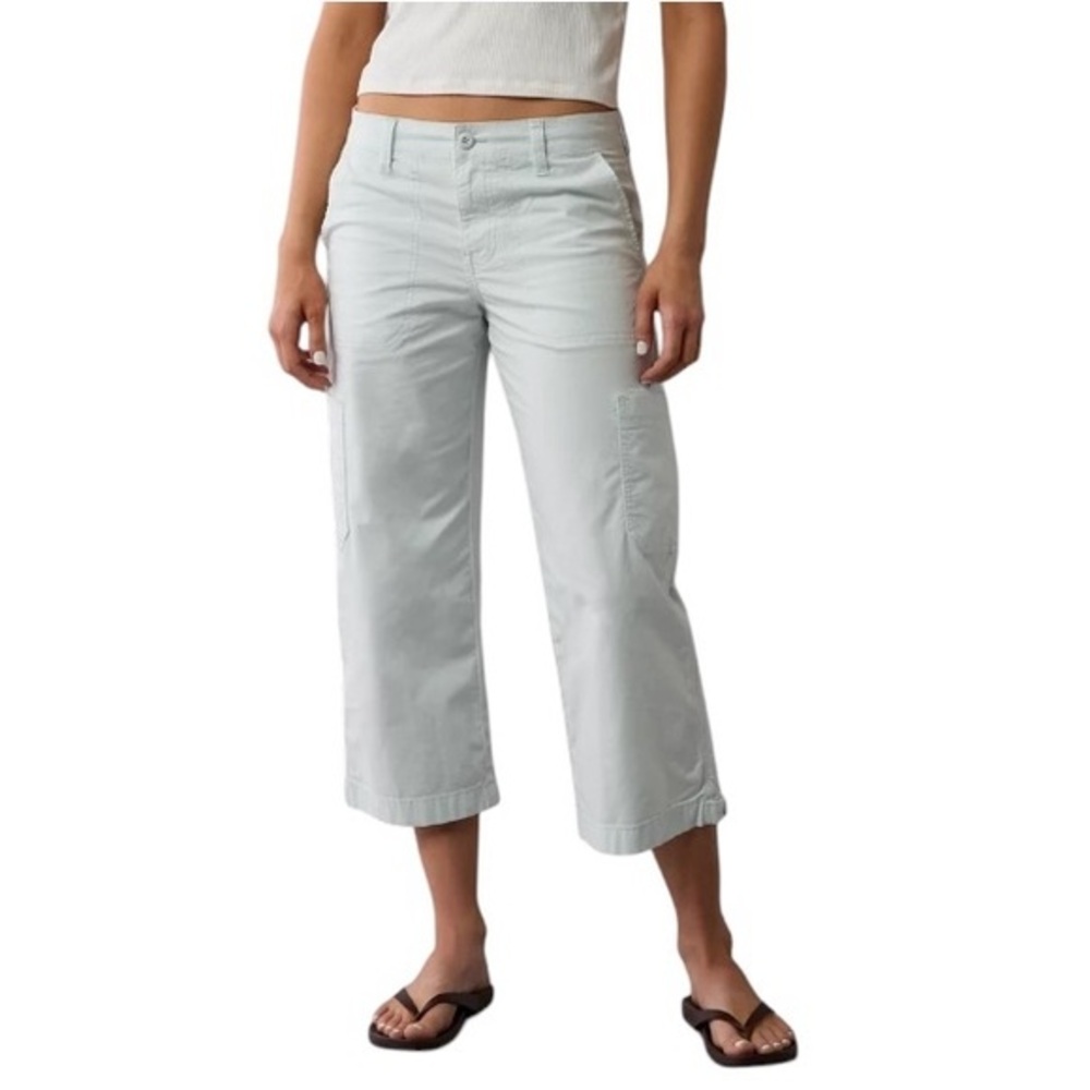 AE Cotton Blend Stretch Light Blue Low-Rise Straight Crop Pant 8 / 29R